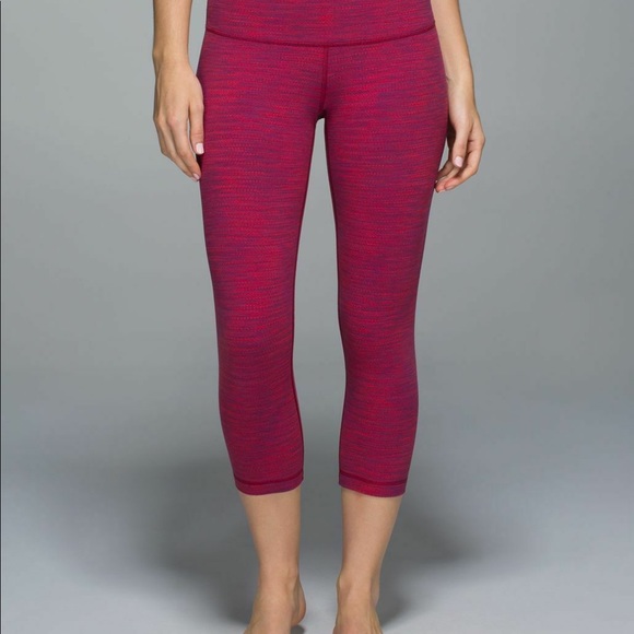 Luulemon Wunder Under crops Space Dye 6 nwot - Picture 1 of 7